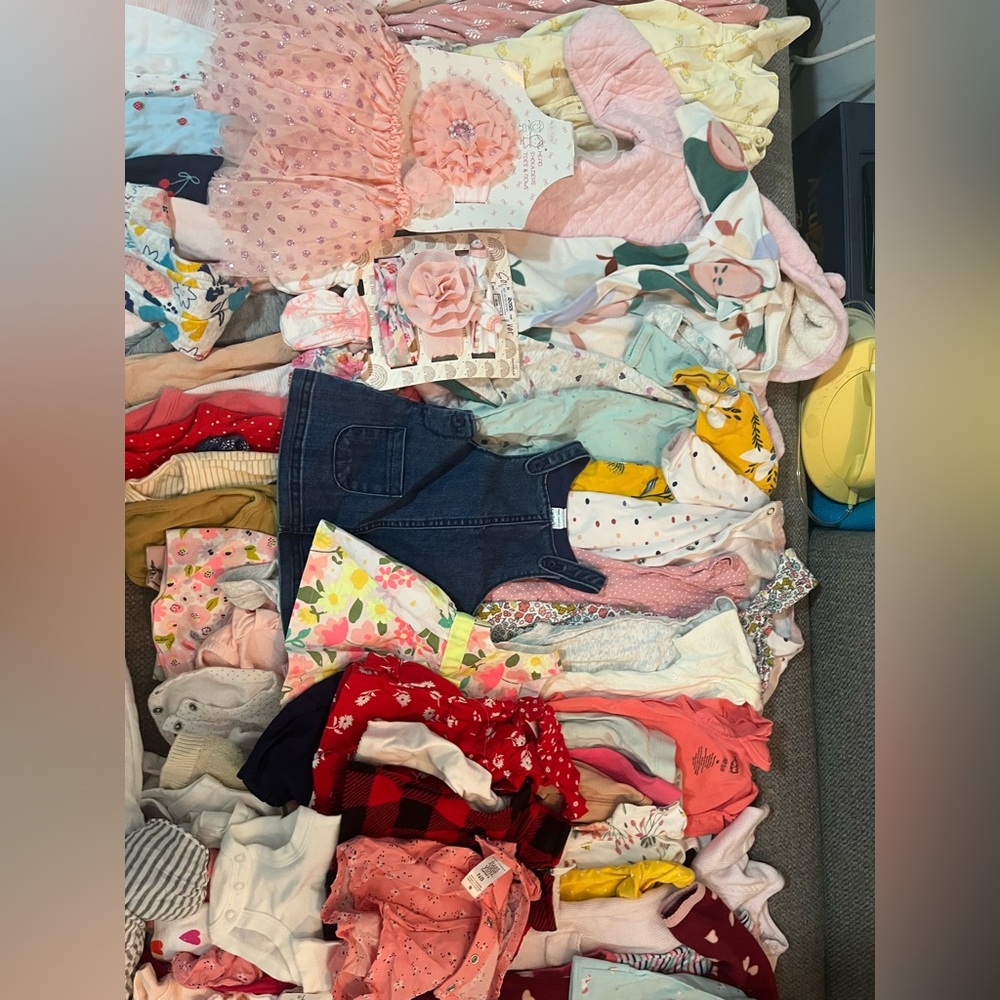Over 100+ assorted baby girl (0-3, 3-6 months) clothes